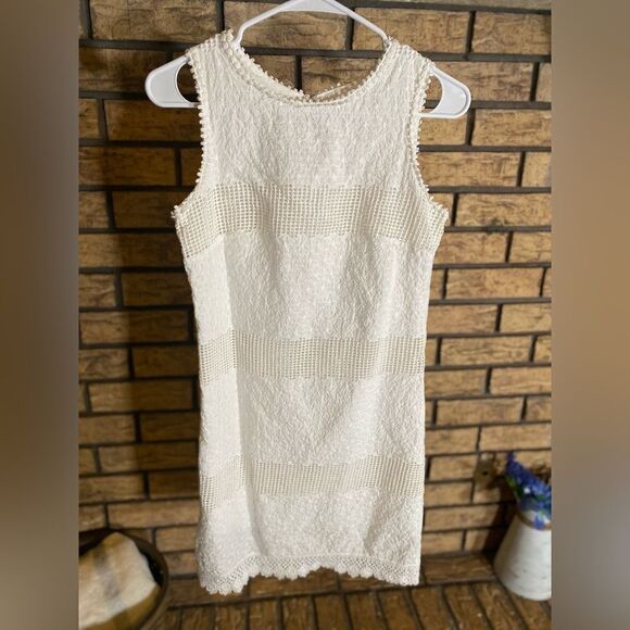 Chelsea and violet white dress‎ - Picture 1 of 7